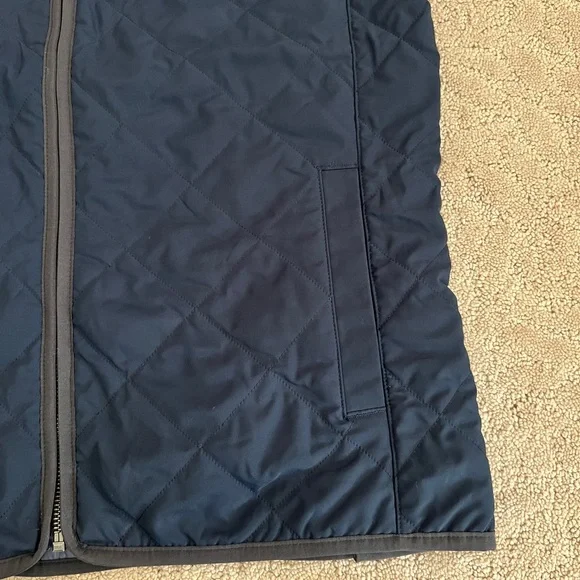 Vineyard Vines Men’s Quilted Vest- Navy Blue - Picture 3 of 9